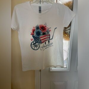 White Tshirt Women’s M